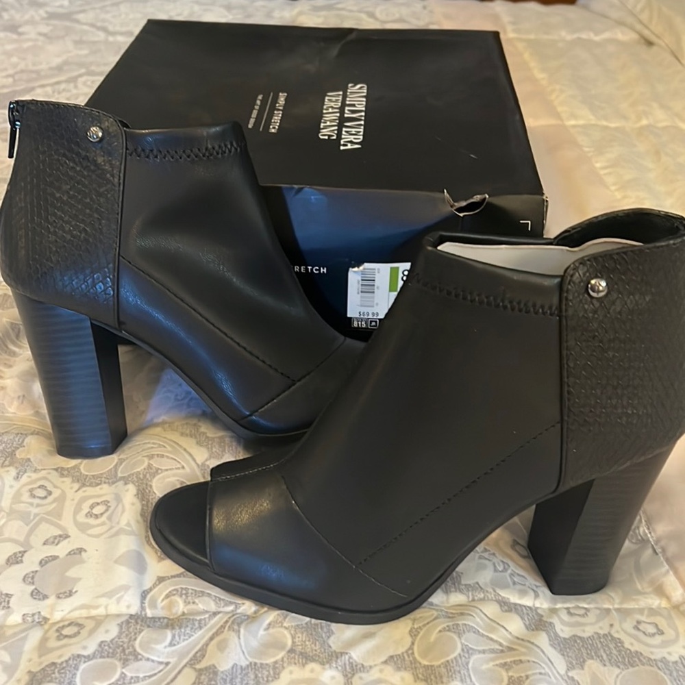 NWT Vera Wang Booties